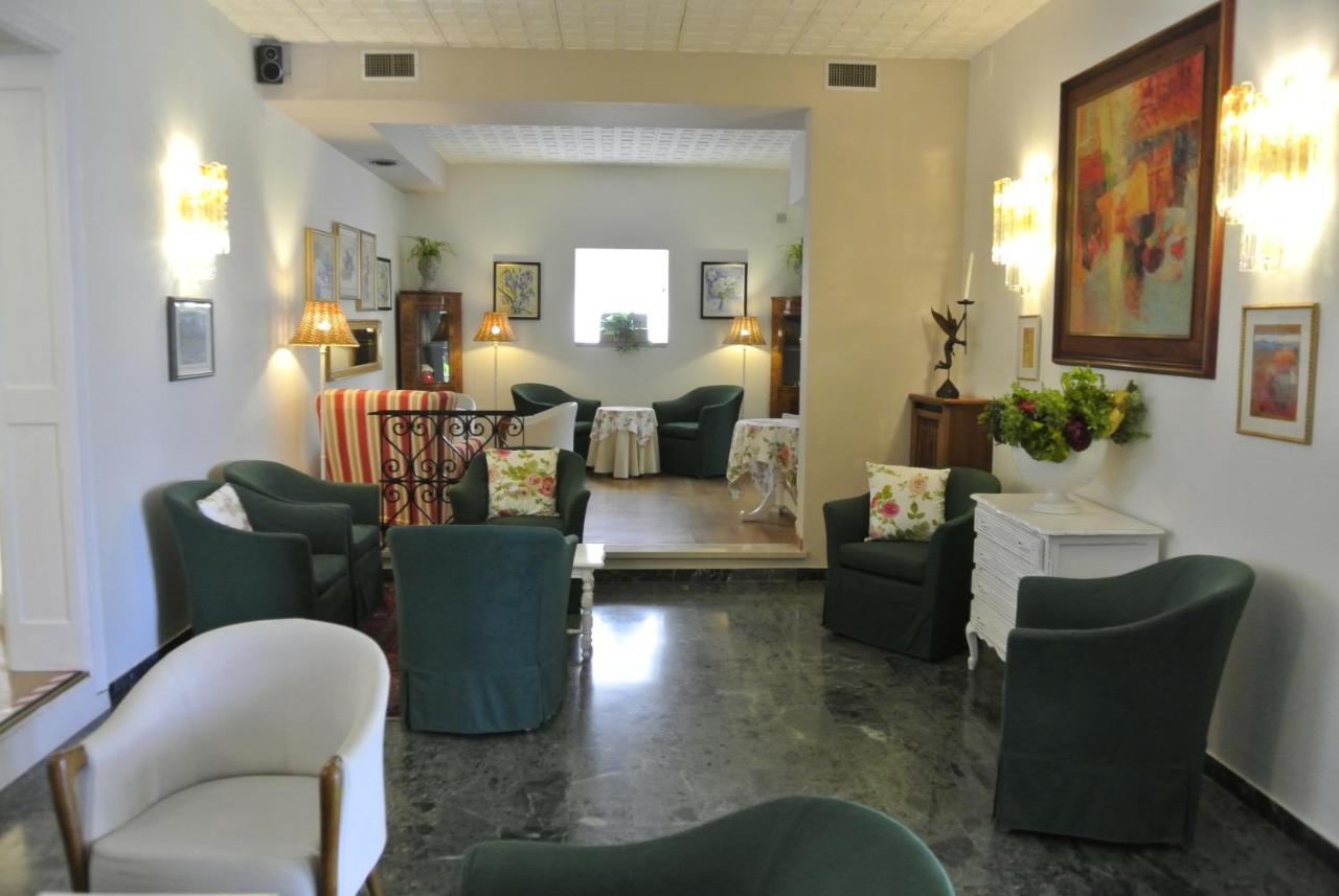 Hotel Garden Luaran gambar